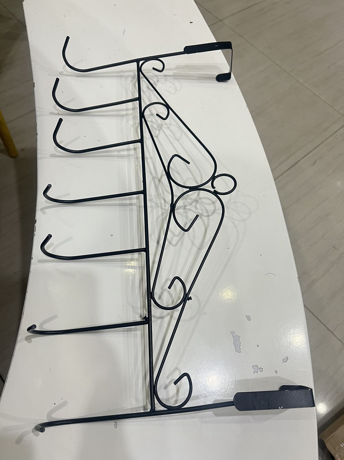 SP ok, hợp với phần khung cố định hơn vì treo ở cửa mở ra mở vào dễ làm lung lay chỗ móc treo