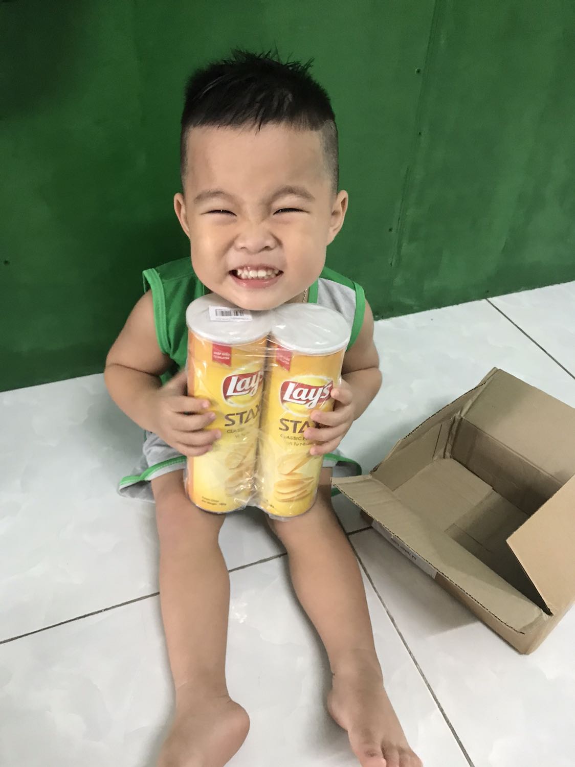 nhận dc hàng trong mùa dịch là rất ok-bánh nát nhiều quá-ăn được... nhận dc hàng trong mùa dịch là rất ok-bánh nát nhiều quá-ăn được...