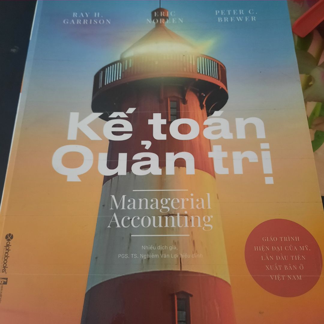 review sách sau khi đã đọc:
1 giao hàng cẩn thận 
2 nội dung hay có nhiều bài tập giúp nhớ và hiểu lâu hơn 
3 sách này mình mua không có bookcare nên mình đã bọc lại bằng băng dính 
4 sách dày đọc được 1/3 thì bung gáy đọc xong thì như hình không biết là do thiết kế hay sao nhưng chất lượng kém.
=> ai cần biết về kế toán thì nên đọc. cần cải thiện chất lượng sách