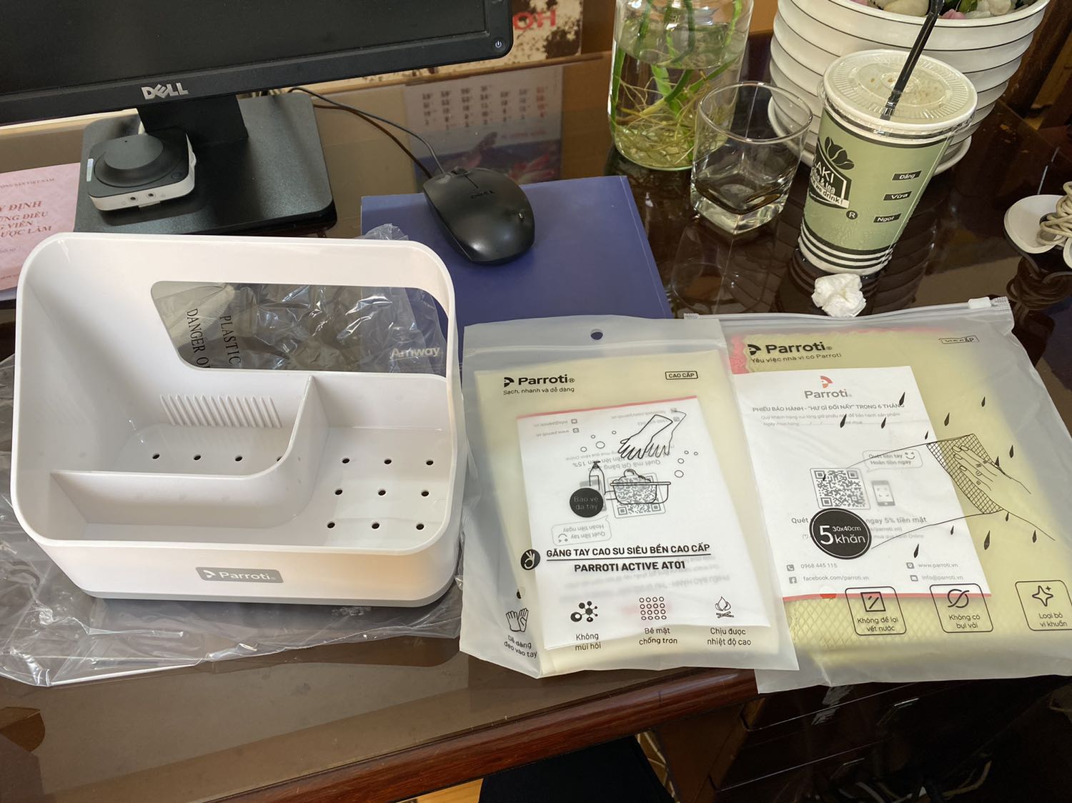 Sản phẩm dày dặn, màu trắng ngà đẹp, Rửa chén rất thích, không trượt tay. Mai mốt hỏng mình lại mua tiếp!!