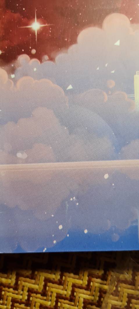 Sách đẹp, nma có 1 vài chỗ bị bóp méo, và ko có gì bọc sách mà cho trực tiếp sách vào trong hộp đóng hàng