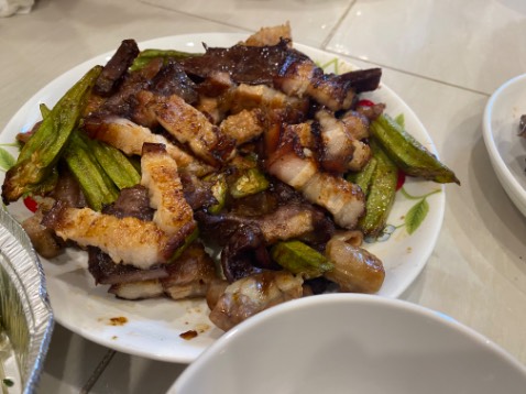 Nồi rộng, nướng ngon hơn nhiều so với nồi chiên nội địa khác (trước mình mua một cái 5 lit đâu đó 1tr nhưng nướng chán lắm, nhưng cái này ưng thực sự), rất to nha mn. To lắm, vệ sinh hơi mệt. Nhưng được cái ngon, bữa mua được chai nước chấm ớt xanh ngon quá nên mua nồi về để nướng thịt ăn kèm đó, nhưng ngon hơn cả tưởng tượng. =)))))))) nói chung là tiền nào của nấy.