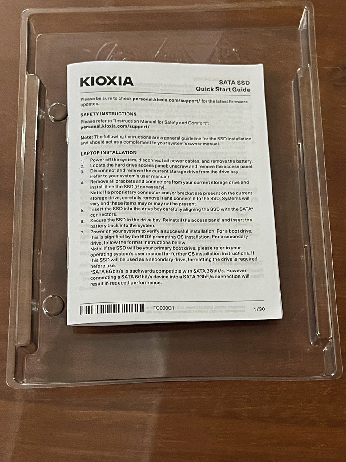 Sản phẩm đúng như mô tả trên gian hàng, kích thước chuẩn lắp vào laptop. Tem bảo hành đúng theo ngày mua. Đã lắp vào máy và kiểm tra thông tin thiết bị mới qua CrystalDiskMark và CrystalDiskInfo!
5 sao nữa cho dịch vụ Tikinow giao hàng siêu tốc.