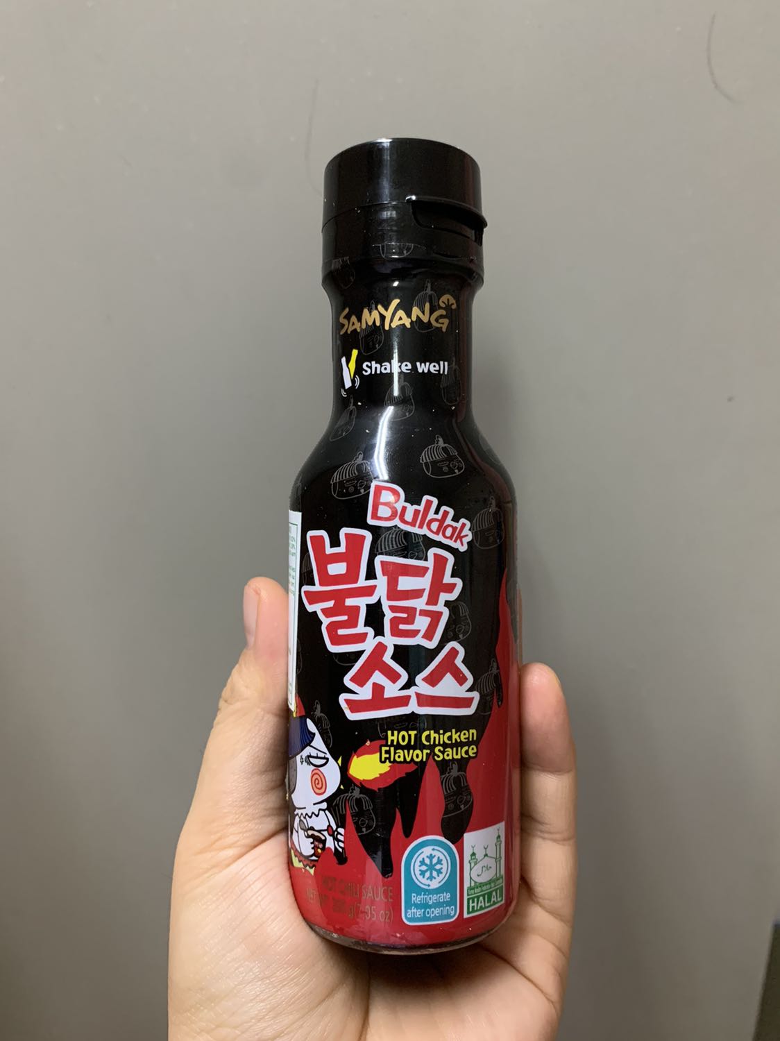 Giao hàng đúng hẹn, nhiệt tình. Còn sốt thì quá ngon, chấm gì cũng ngon hết