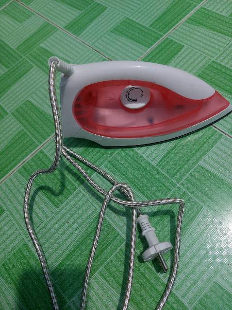 Dây hơi ngắn, là không thẳng cho lắm nhưng cũng tạm ổn, giao hàng nhanh, đóng gói chắc chắn