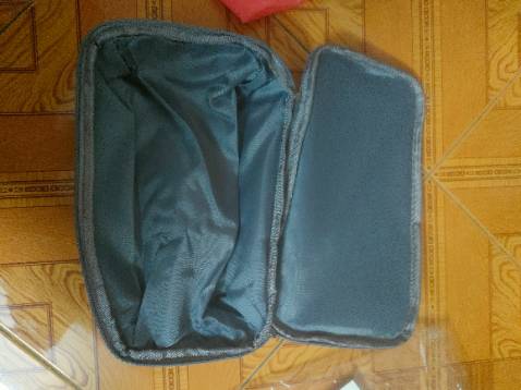 Túi có nhiều ngăn, dễ sắp xếp đồ, thuận tiện khi xếp đồ lót đi du lịch