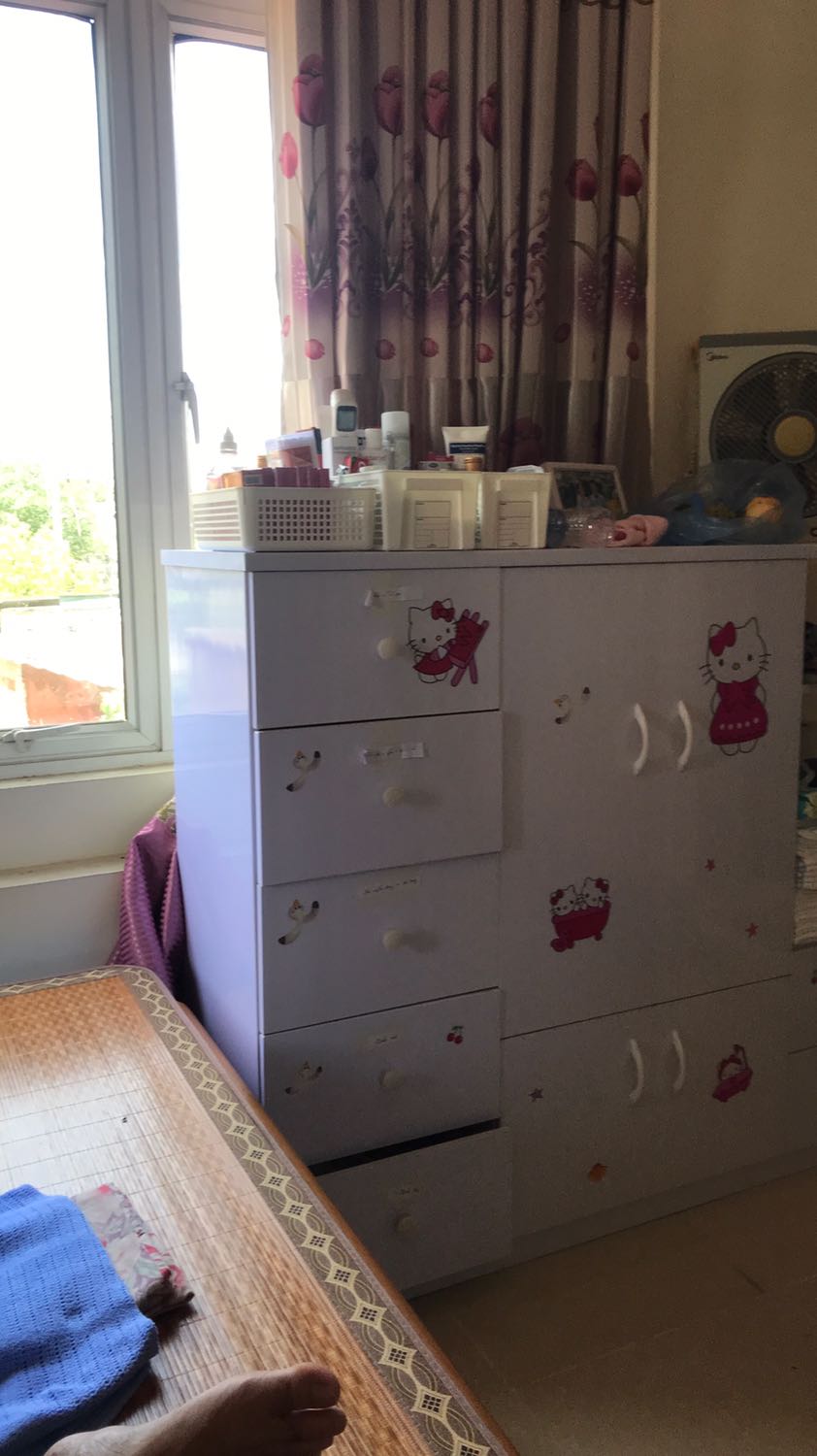 Đựng vừa đủ và đẹp các lọ thuốc. Giao hàng nhanh lịch sự