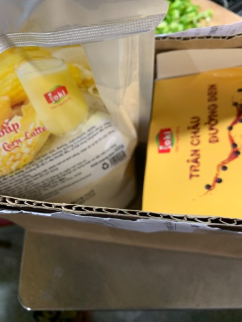 Giao thiếu hai hộp trân châu đường đen