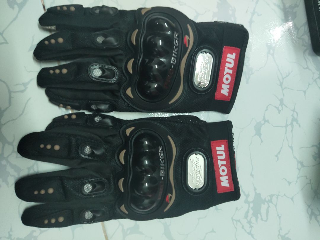 Cám ơn Motul tặng mình đôi bao tay, khẩu trang khăn phượt và sticker .
Sản phẩm tốt, đóng gói kỹ, giao hàng nhanh.