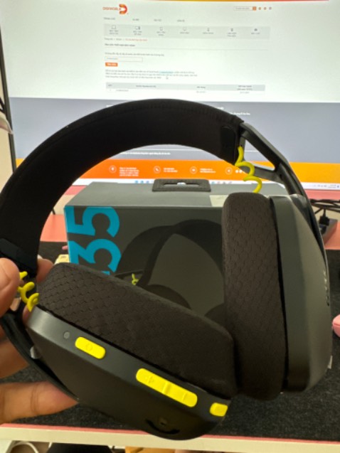 Sản phẩm đã hết bảo hành đúng như một khách hàng ở trên đã mua, có vẻ nhà bán hàng cố tình gửi sản phẩm hết bảo hành cho tôi. Yêu cầu nhà bán hàng giải trình và đưa ra phương án hỗ trợ ngay lập tức!!!