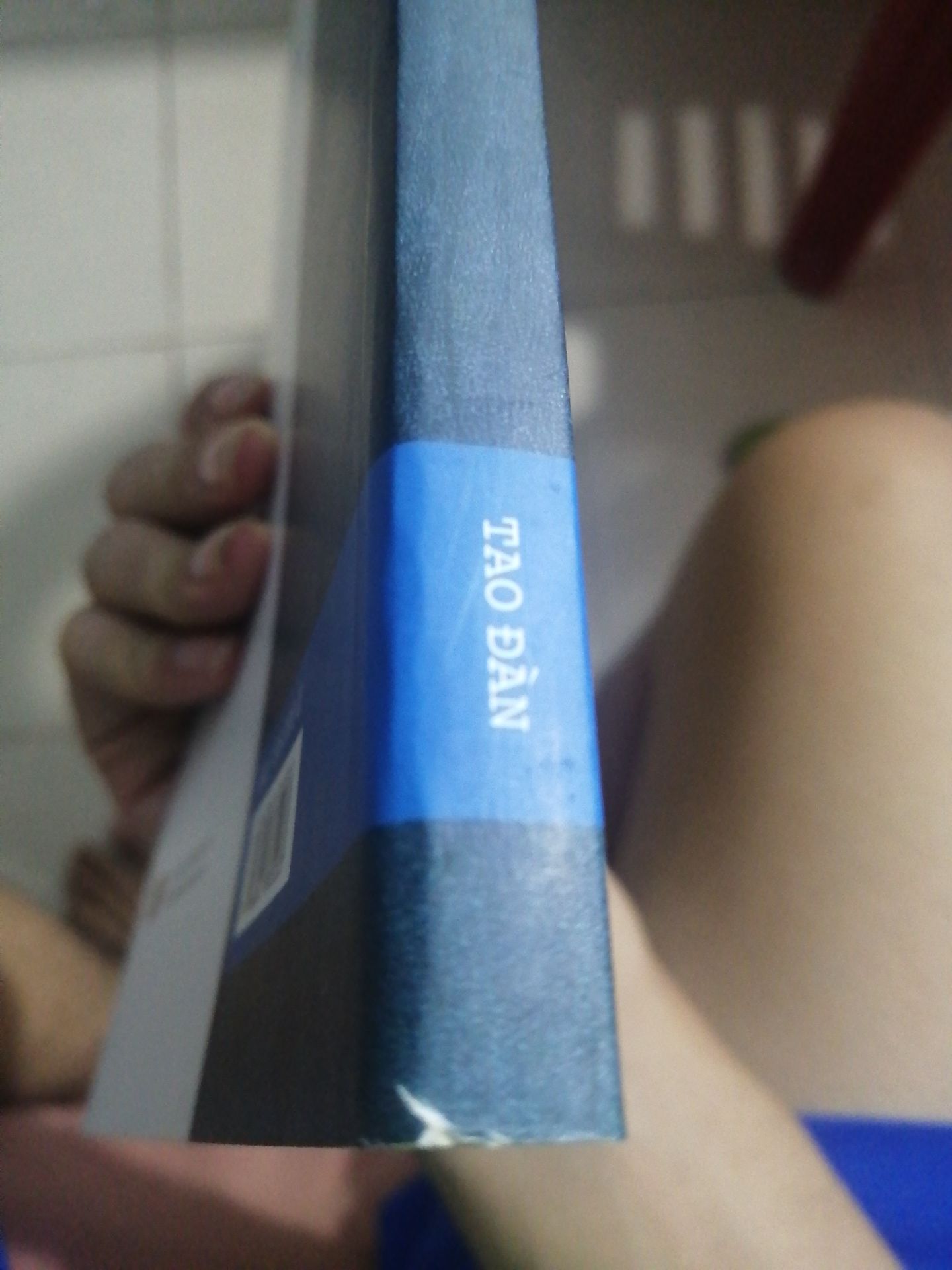 Sách đẹp, nhưng vài chỗ hơi lỗi.