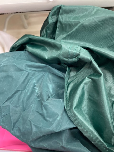 Giao nhanh, mặt trong nhèo muốn rách. Màu sạch