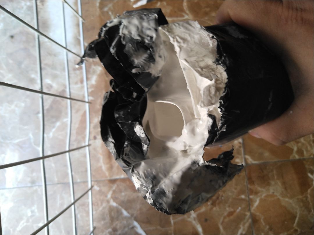 gửi
 cho đc mấy típ keo vá tường vỡ hết rồi,lúc giao hàng nhân viên họ ném vỡ hết rồi còn đâu