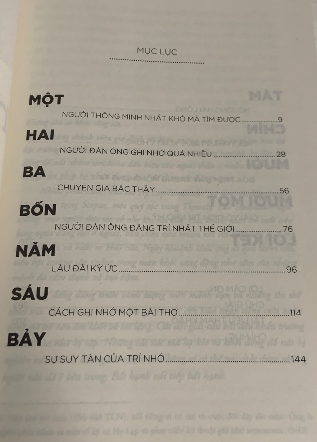 Mình vừa nhận được sách, giao hàng rất nhanh, sách dịch của Alpha book lần này mình hài lòng ở chỗ họ giữ nguyên cả Reference và Index, tiện cho việc tra cứu (không như một số quyển khác - thiếu Ref list khiến quyển sách trở nên không trọn vẹn).