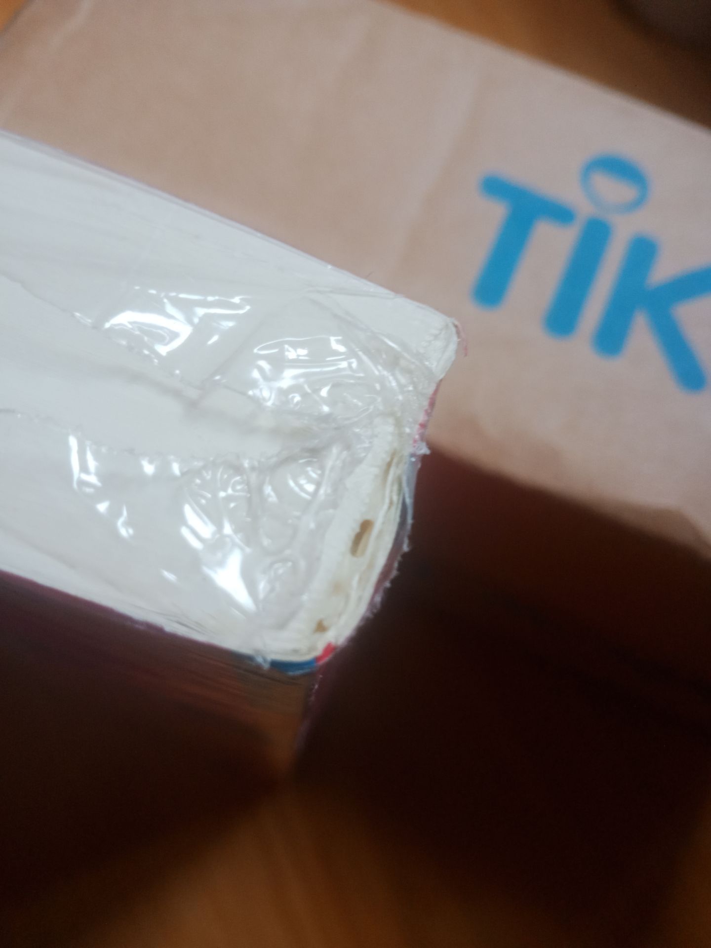 Sách hở keo, thụng cả ra 😢