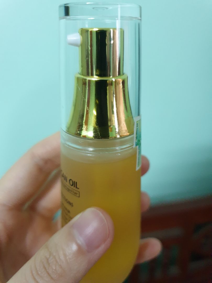 Sản phẩm đc gói rất kĩ nhưng mở ra thì tinh dầu bị tràn ra ngoài, lượng dầu vơi đi 1 chút và tem đã rách giống như đã qua sử dụng rồi Sản phẩm đc gói rất kĩ nhưng mở ra thì tinh dầu bị tràn ra ngoài, lượng dầu vơi đi 1 chút và tem đã rách giống như đã qua sử dụng rồi