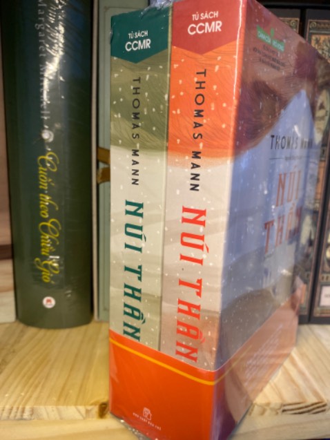 Lần này mình rất hài lòng về sản phẩm,sản phẩm được đóng gói bằng bọc chống sốc nên không có bị hư hại gì cả.Lần này mình vô cùng vui và trải nghiệm cực kỳ tốt khi mua hàng lần này.Mong lần tiếp theo có mua một boxset nào đó, thì mình sẽ được đóng gói như thế này tiếp(mong Tiki sẽ tiếp thu ạ!).10 điểm cho lần mua này!