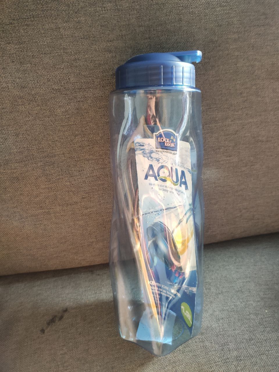 Shop đóng gói ok, khi giao tới hộp còn chắc chắn.
Giao hàng nhanh hơn dự kiến của mình.
Sản phẩm ổn với tầm giá, mình mua để bàn làm việc vì lười đi lấy nước nhiều lần.