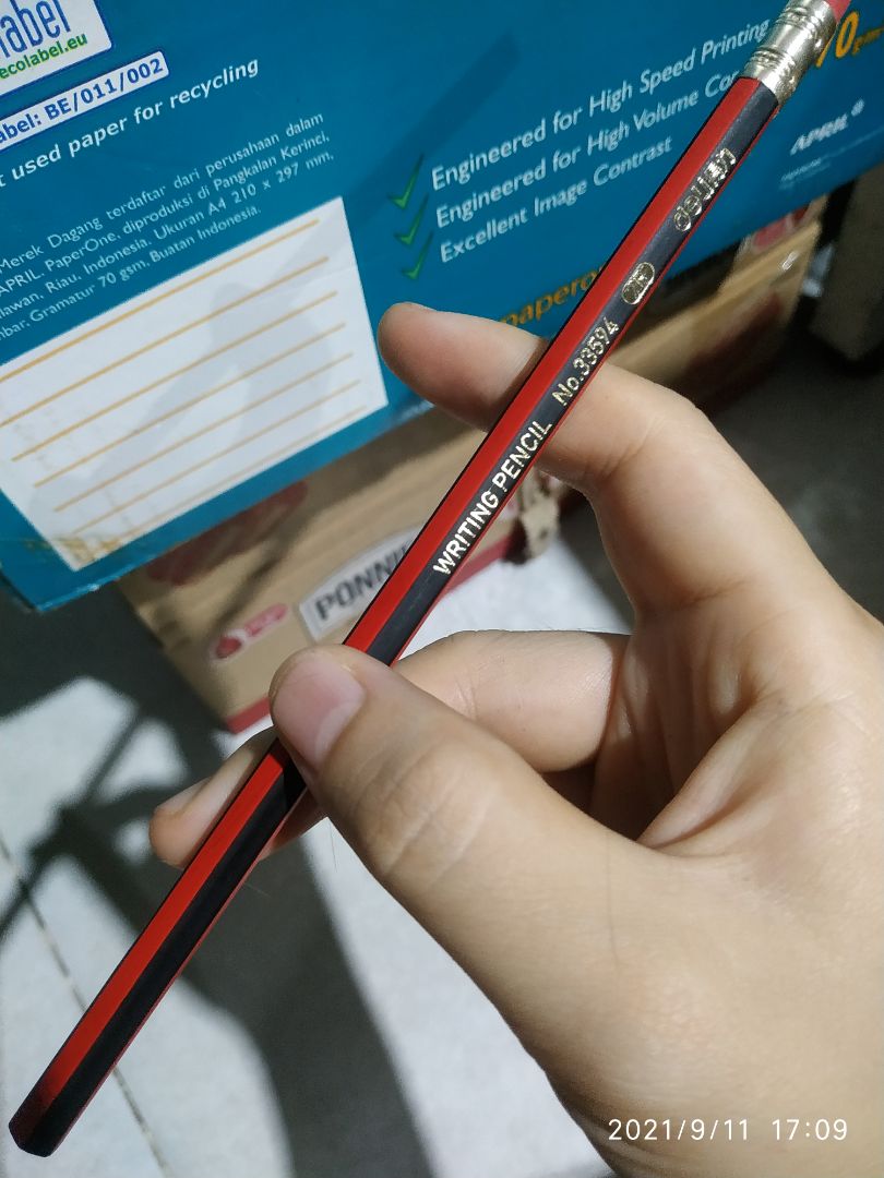 sản phẩm săn sale nên giá cực rẻ, hộp chì lại được tặng kèm chuốt quá tiện luôn. Không có gì để không hài lòng cả. sản phẩm săn sale nên giá cực rẻ, hộp chì lại được tặng kèm chuốt quá tiện luôn. Không có gì để không hài lòng cả.