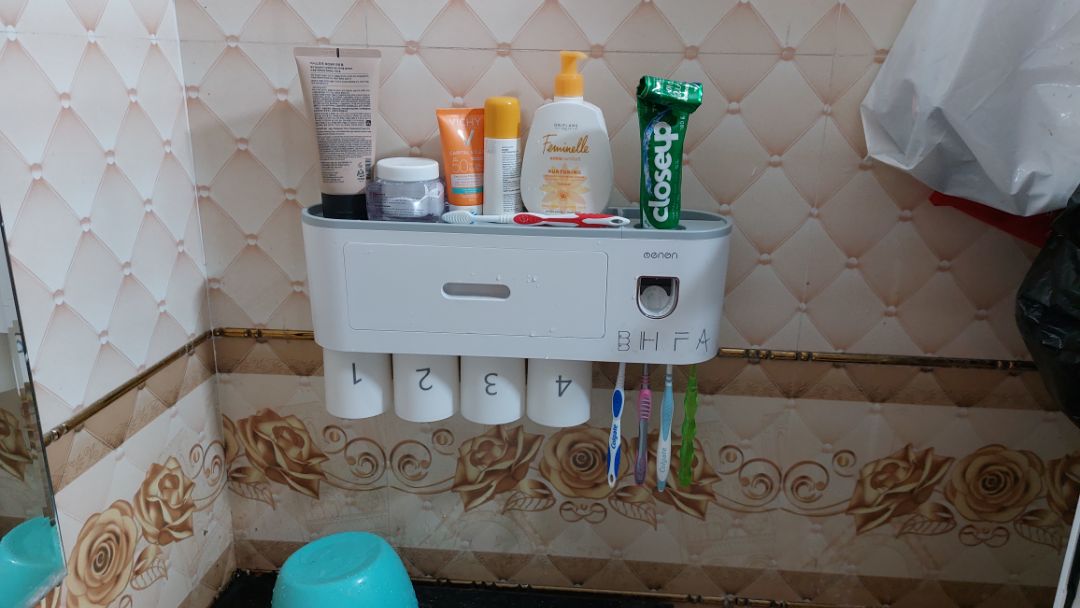 giao hàng hơi lâu chút, sp đóng gói cẩn thận công dụng tuyệt vời nam châm cốc hút tốt , nhựa sp chắc chắn , nên mua nhé mọi người