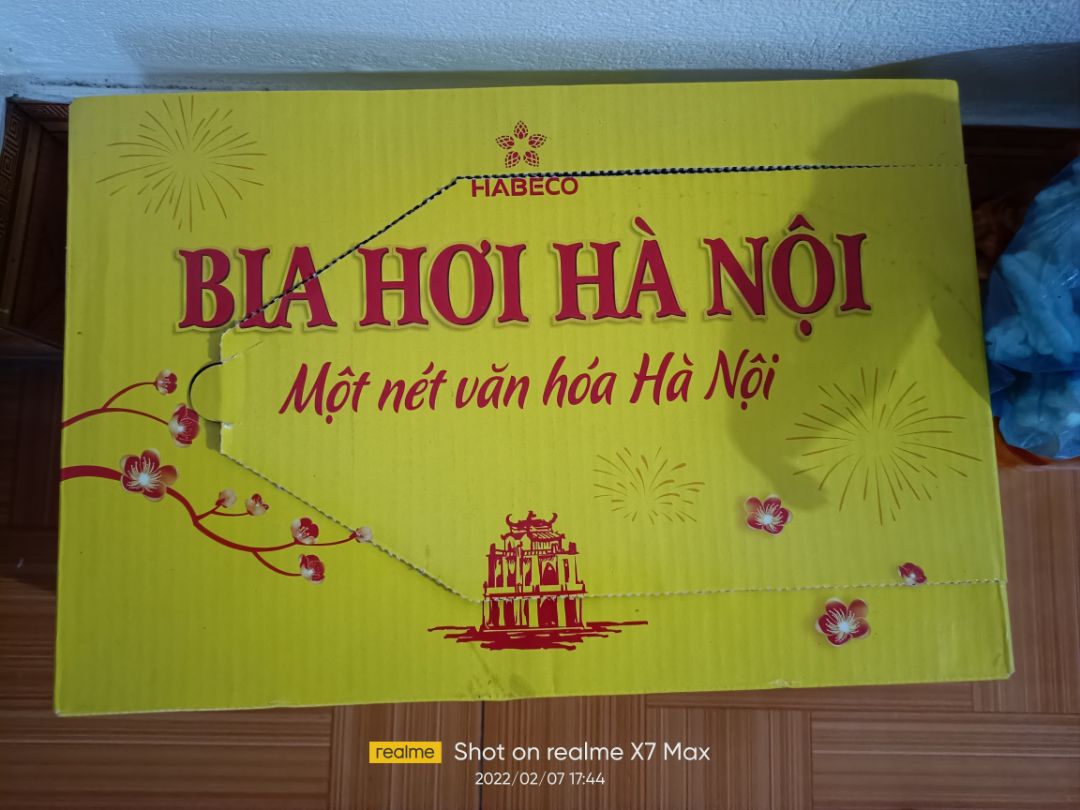 Bia nhẹ 4.2 % , uống thơm và khá là nhiều tại mỗi *** 500ml uống 2 *** no căng như bia hơi. đóng gói cẩn thận tốc độ ship hàng nhanh, vote 5* cho tiki
rất đáng để mua, giá cũng vừa phải lại còn freeship hơi vất vả cho mấy a shipper