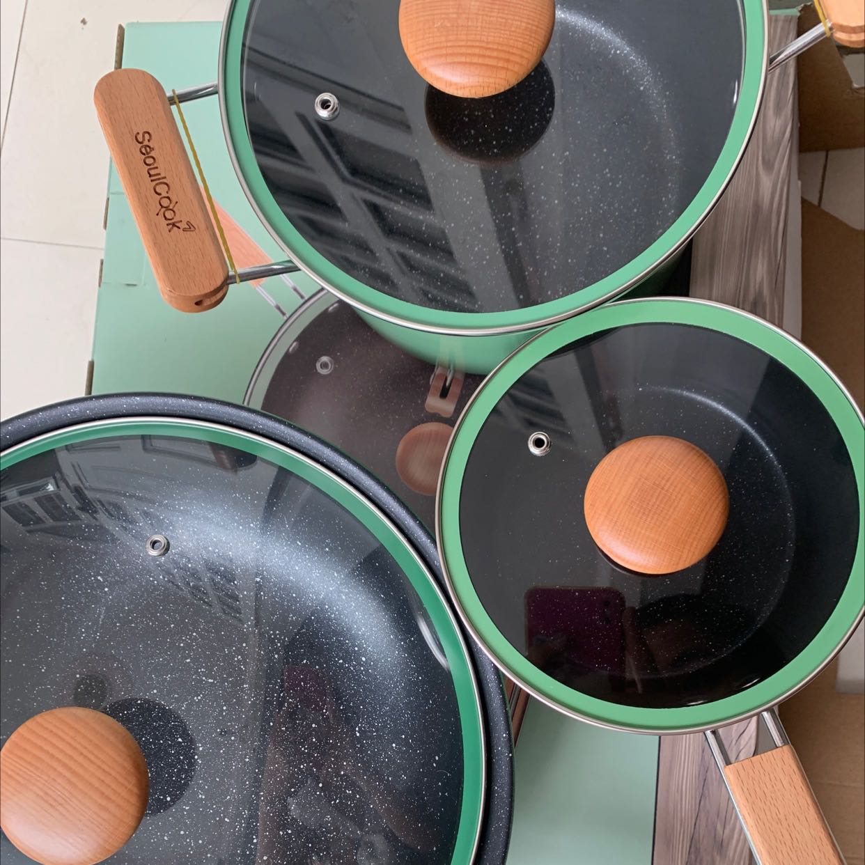 màu đẹp sang quá dùng làm quà tặng thích thiệt sự cái chảo bự dã man kkk 32cm này mà xào mì là hết bài giá ổn