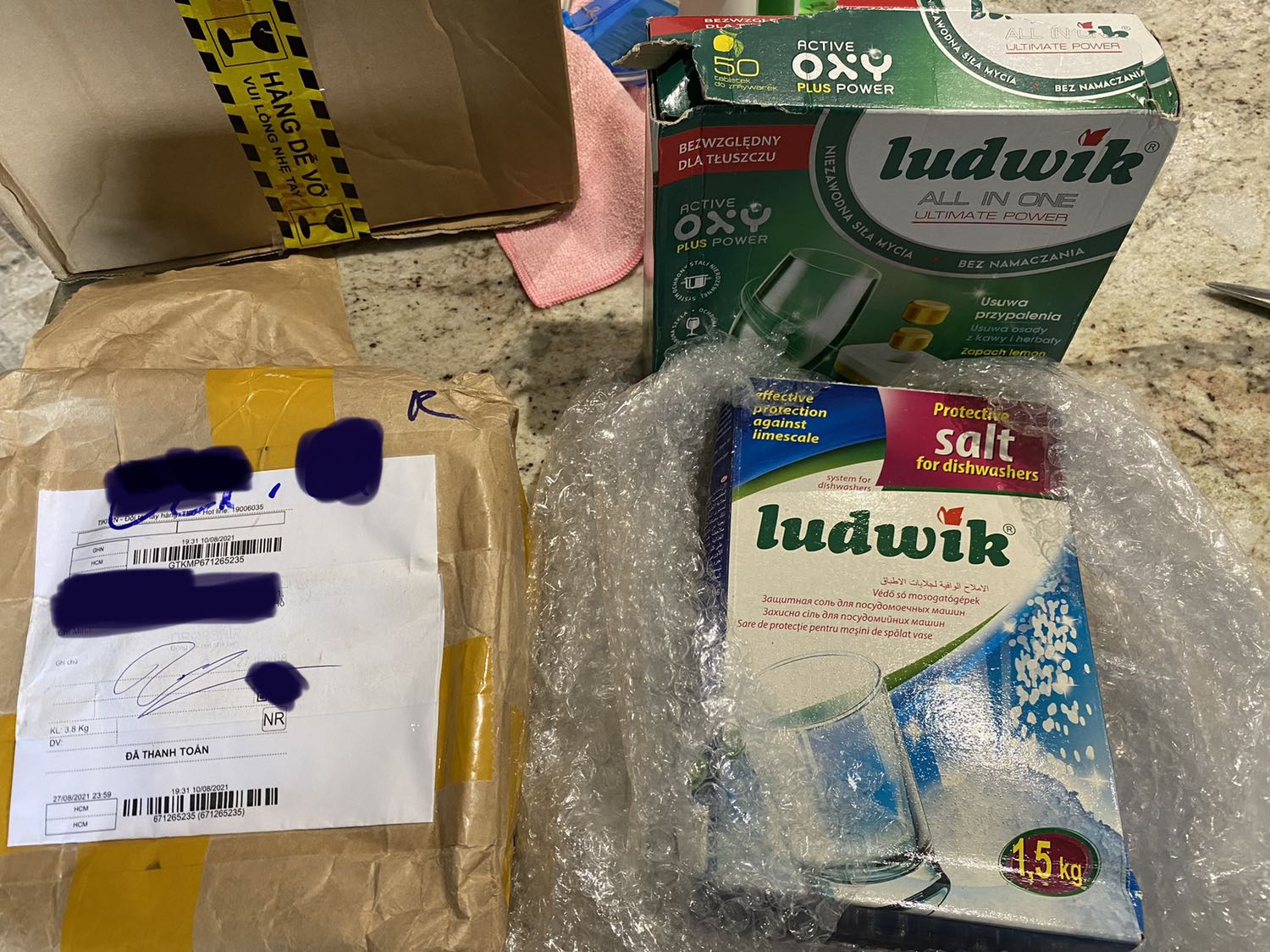 Hàng chất lượng tốt nhưng đặt 3 chỉ giao 2 sản phẩm. Giao hàng trong mùa dịch biết rất khó khăn nhưng thấy các App khác chạy rần rần mà Tiki vẫn kh thấy tăm hơi hơn 2 tháng cho 1 đơn hàng thì quá thất vọng.