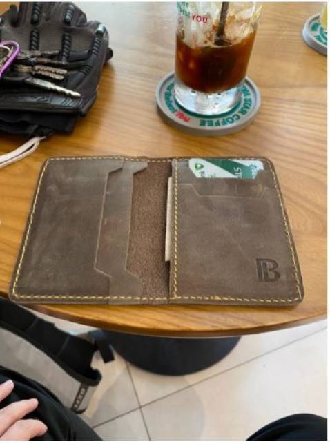 Ví chất da ok, màu bụi bụi đẹp, khá hài lòng. Đong gói cẩn thận