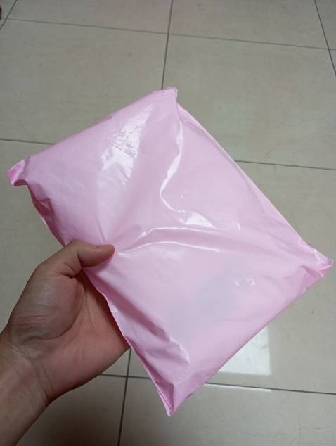 Đóng gói cẩn thận, giá cả phù hợp, sách nhìn bề ngoài không được mới cho lắm.