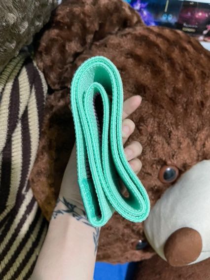 Vải dầy. Độ co giản rất ưng ý. Giao hàng nhanh. Cho shop 5 sao nèDây đẹp chắc chắn, đóng gói cẩn thận, nặng hơb sức tập của mình nên phải mua thêm dây nhẹ nữa về tập, hihi