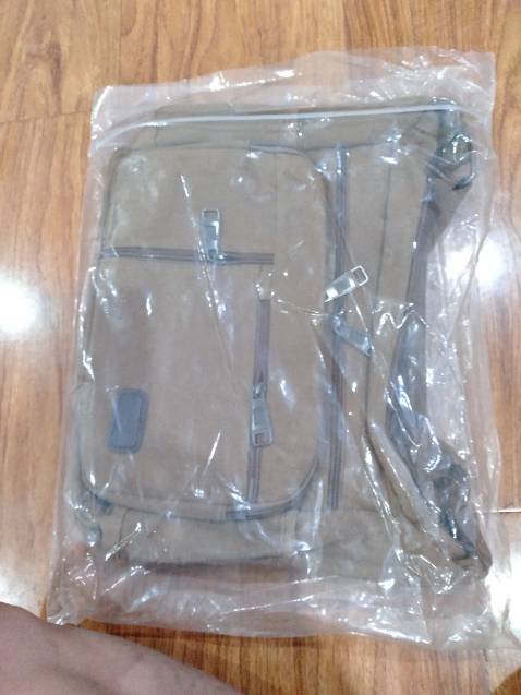 Thiết kế đẹp, tiện lợi nhiều công năng, chất liệu tốt, giao hàng đúng hẹn, nhân viên tận tình, chu đáo, rất ưng ý