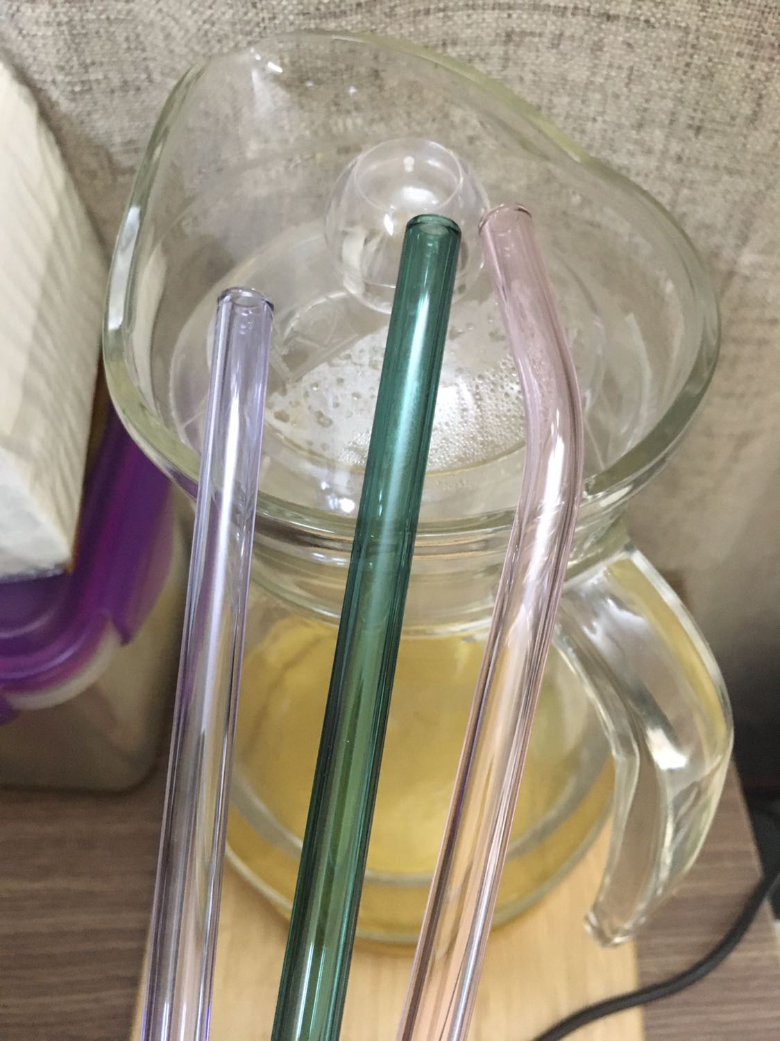 Ống hút dày đẹp, mỗi ống đc kèm 1 cây cọ chùi. Mình mua 5/8 giao nhanh thêm 29k chứ đợi giao như bth thì đến ngày 18/8 lận.