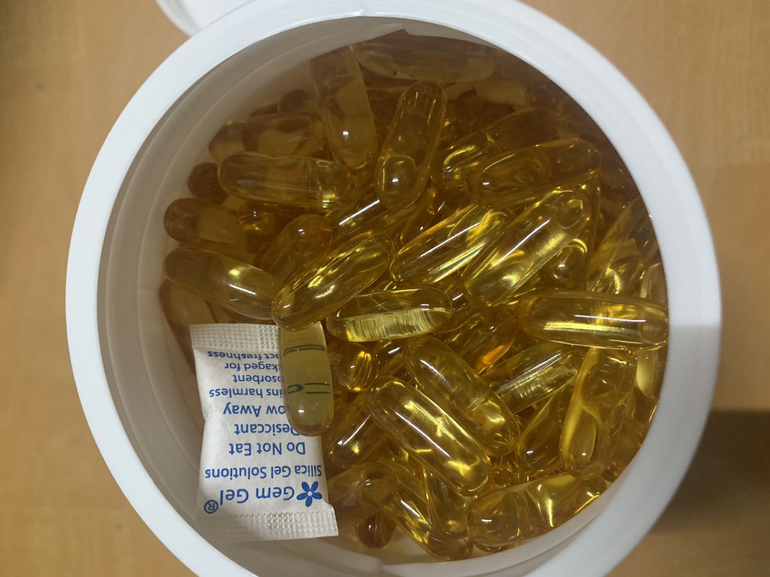 Hàng chính hãng, giao hàng nhanh hơn dự kiến đặt tối hôm qua mà sáng hôm sau đã có hàng. Đóng gói  kỹ, sạch sẽ. Mua trong đợt khuyến mãi nên được tặng hộp nước cốt gà. Cảm ơn Shop!