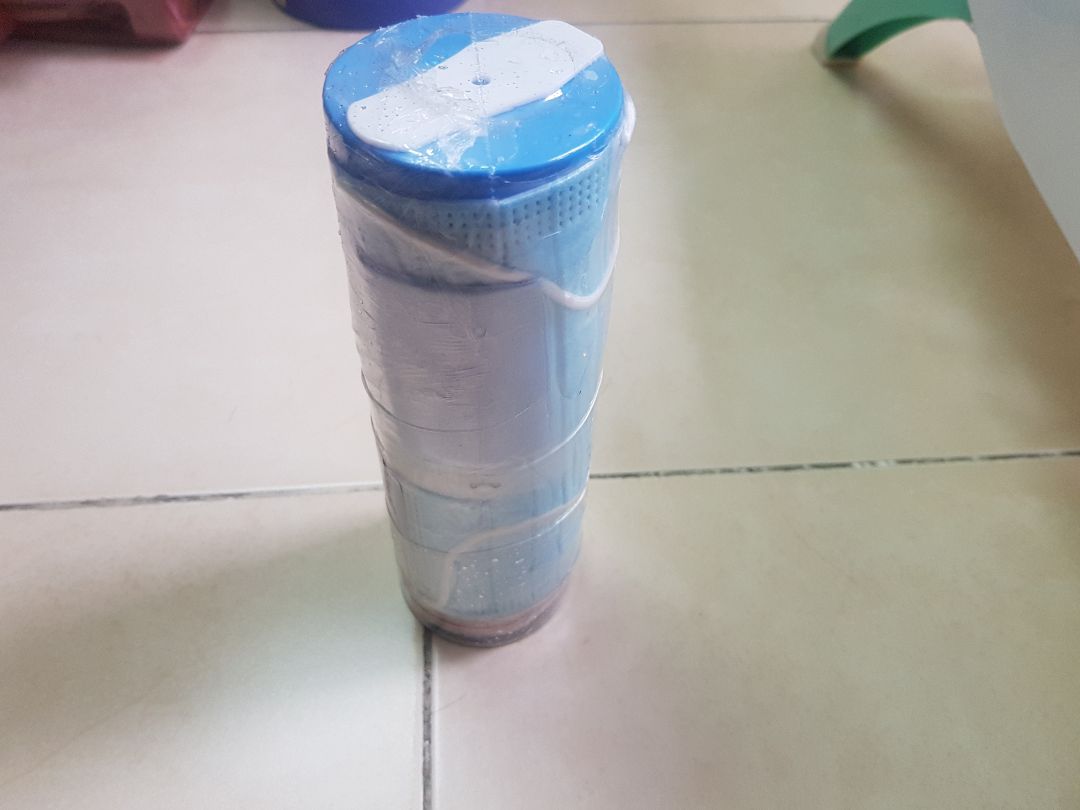 Hình ảnh đúng như miêu tả, có tặng kèm khẩu trang, khăn lau,...