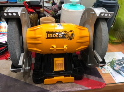 Trừ một sao vì đá mài giao bị mẻ góc