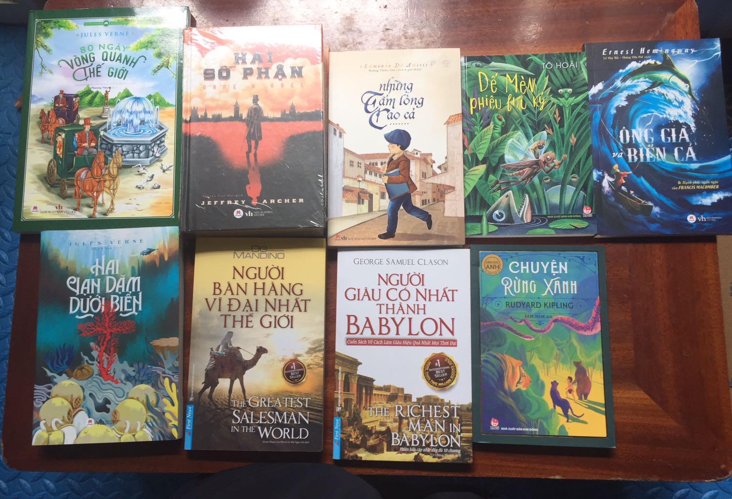 Sách đẹp, do k để ý phần kích thước nên mình khá ngạc nhiên vì khổ sách khá to hơn so với mình tưởng :D
Giao hàng nhanh, giá tốt!