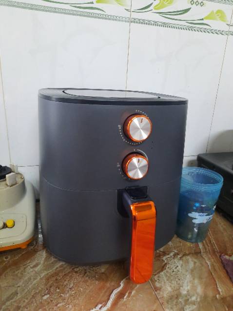 Nồi có sức chứa vừa, tiện , máy chạy êm, mới sài làm vài món ăn cũng khá ngon , cũng dễ sài .