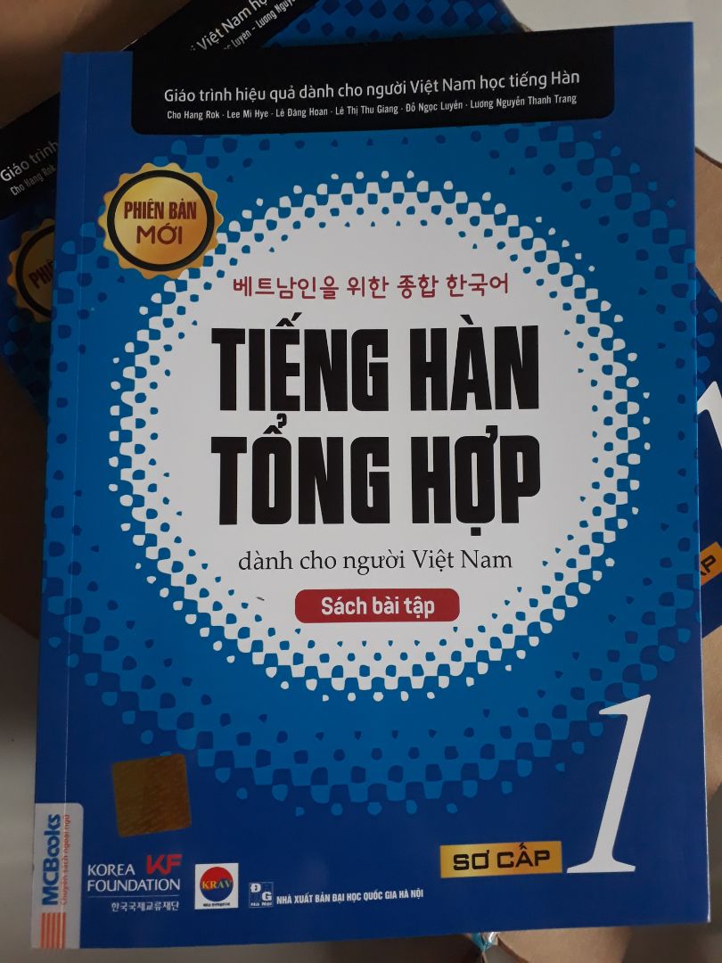 Giao hàng nhanh. Sách mới, in rõ ràng, không bị bụi hay trầy xước như vài lần trước, giá sale rẻ, nên mua👍
