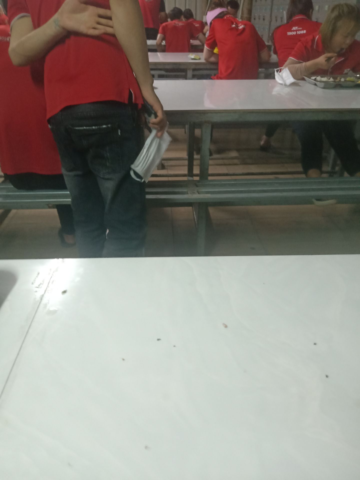 Vừa tiết kiệm tiền mà lại còn thơm các bạn à, đặc biệt giặt mấy vết bẩn rất dễ dàng