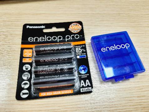 Hàng nhìn mới. Giao hàng sớm trước 1 ngày. Hiệu quả để thử xem rồi nhận xét. Trước giờ xài flash rời với pin eneloop 1900 mah, thời gian hồi đèn hơi lâu. Mất tầm 2 đến 3 giây