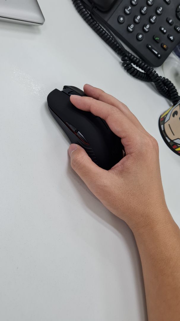 giao hàng nhanh. hàng giống ảnh, các nút bấm ok. chuột hơi nhỏ nhưng dùng VP ok. độ bền thì chưa biết cần theo dõi thêm giao hàng nhanh. hàng giống ảnh, các nút bấm ok. chuột hơi nhỏ nhưng dùng VP ok. độ bền thì chưa biết cần theo dõi thêm
