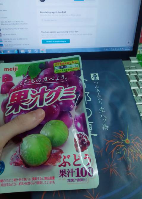 Quần xấu thiệt luôn á trời, quần thì ngắn, vải thì mỏng, form thì xấu, kêu lưng cao mà thấy ko cao mặc lên cứ hợm hợm! Tốn tiền + Thất vọng!