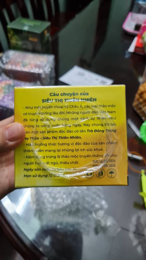 Shop đóng gói rất kỹ, nên hàng nhận đc cực kỳ đẹp và nguyên vẹn.
Trà vị thơm nhẹ, dễ uống. Còn tốt cho sức khỏe thì để mình sdung 1 time đã 😄