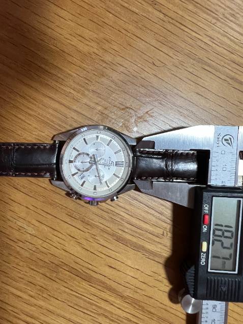 Đặt hàng size 20 mm rất rõ, shop vẫn giao loại 18mm, mặc dù ghi ngoài hộp là 20 mm. Đúng là *** đảo. Đặt hàng size 20 mm rất rõ, shop vẫn giao loại 18mm, mặc dù ghi ngoài hộp là 20 mm. Đúng là *** đảo.