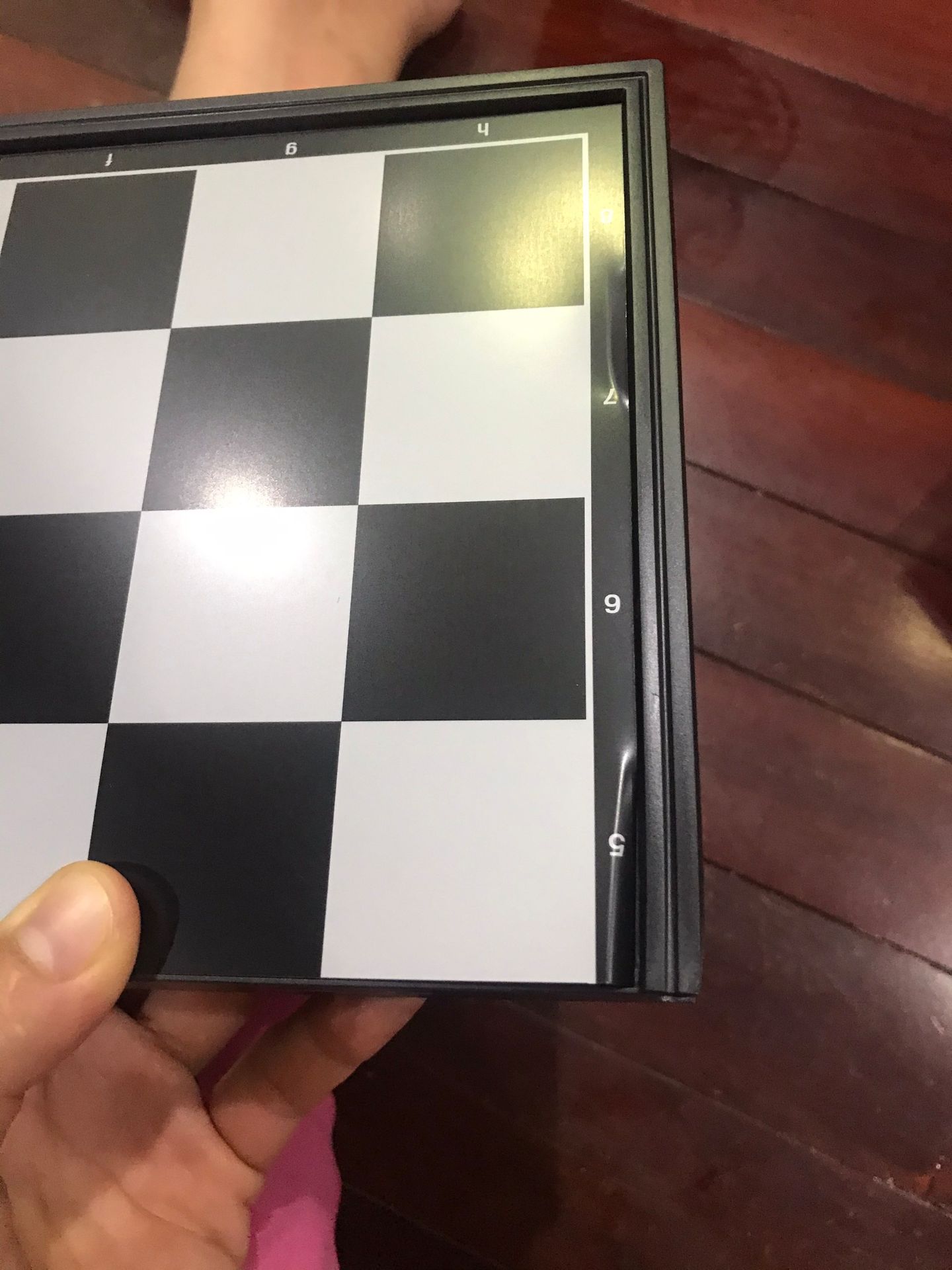 Mình đã đặt 2 bộ. Hàng đẹp nhưng đều bị bẹp phần vỏ hộp. Góp ý shop đóng hàng cẩn thận hơn.