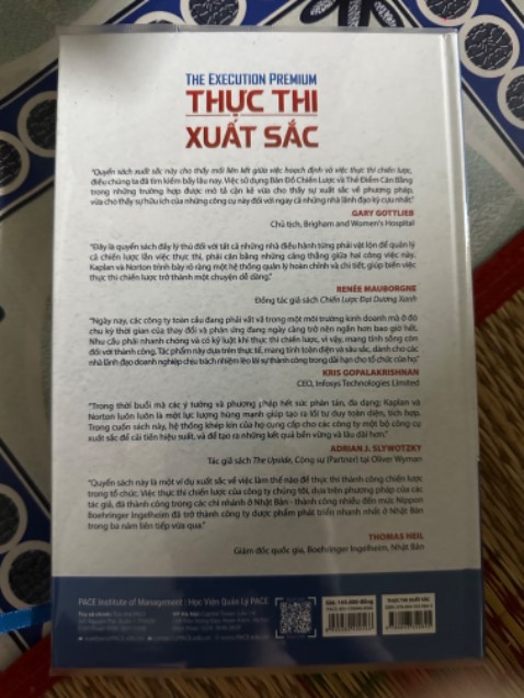 Sản phẩm giao đúng sách cần mua, giao hàng nhanh, dịch vụ giao hàng tốt, giá cả hợp lý, nội dung sách chưa đọc sẽ phản hồi sau
