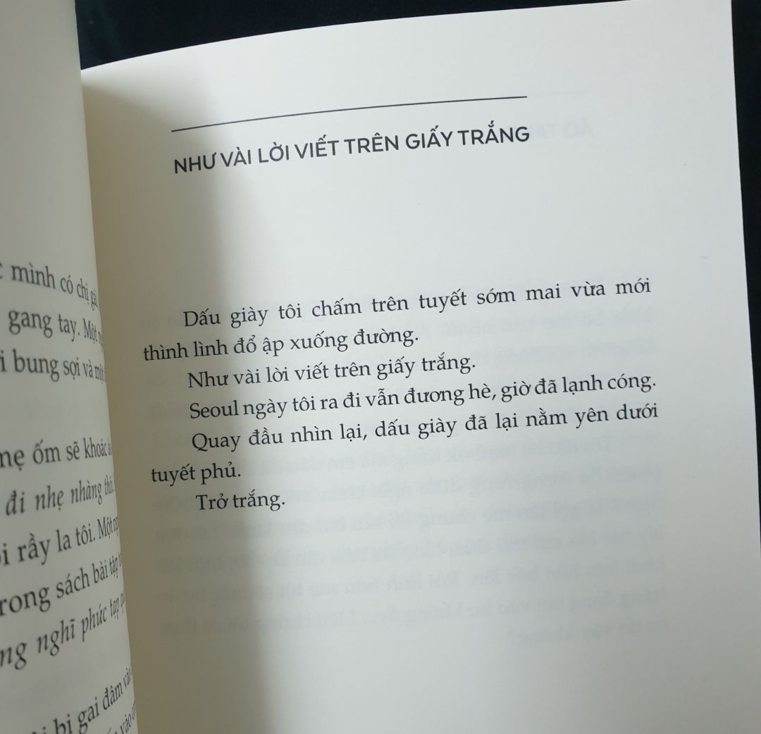 Chấm cho Tiki 10/10 nhưng chấm cho sách chỉ 3/5 thôi, chắc là vì không hợp văn phong của tác giả này. Nghe đồn Han Kang có 2 quyển khác được xb ở Việt Nam được đánh giá cũng không tệ lắm nên nếu 2q đó giảm chắc mịn cũng sẽ tìm đọc thử.