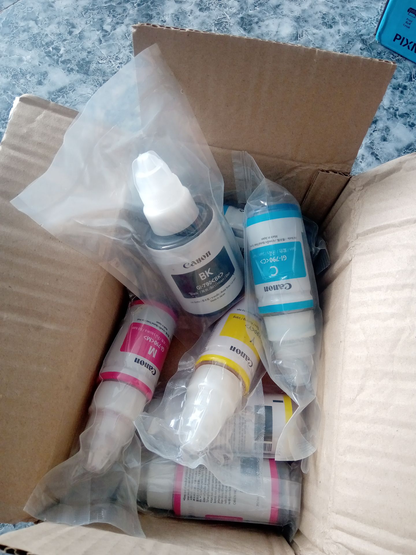 hàng giả. không phải chính hãng canon