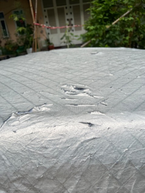 Chất lượng ko tốt
Sau 2 tháng sử dụng, tháo ra - phủ lại 3 lần; đã rạn nứt và rách.
Mặc dù kéo rất nhẹ tay.