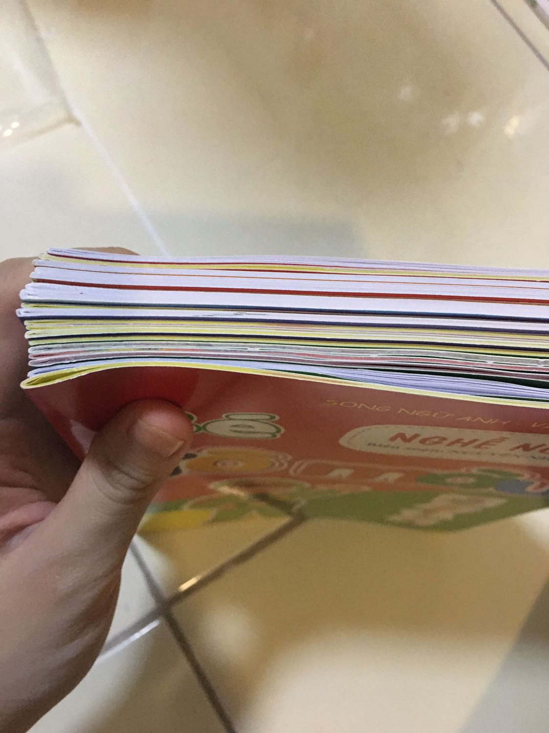 Mỏng hơn mình nghĩ, giá giảm còn 105k nhưng mình thấy hợp lý chứ cũng không rẻ. Mỏng hơn mình nghĩ, giá giảm còn 105k nhưng mình thấy hợp lý chứ cũng không rẻ.